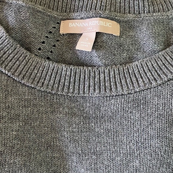 Banana Republic gray knit sweater - Picture 4 of 4